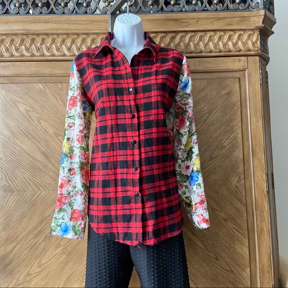 Reverse Red & Black check top print Floral sleeve